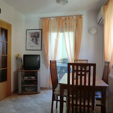 Popovic Pula